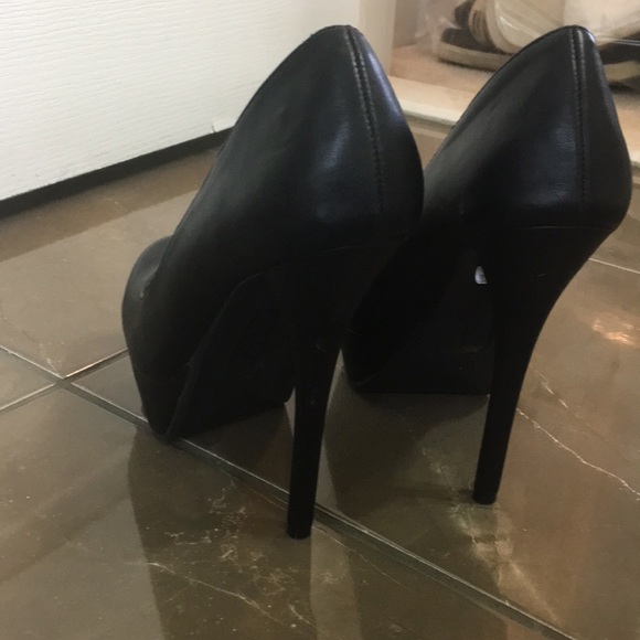 High heels - Picture 3 of 4
